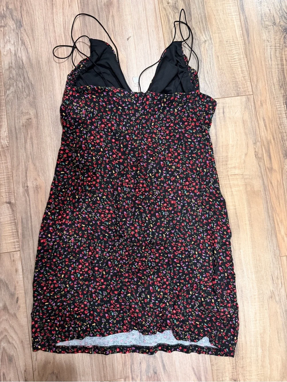 H&M Black Floral keyhole Spaghetti-Strap Mini Dress - Picture 6 of 6